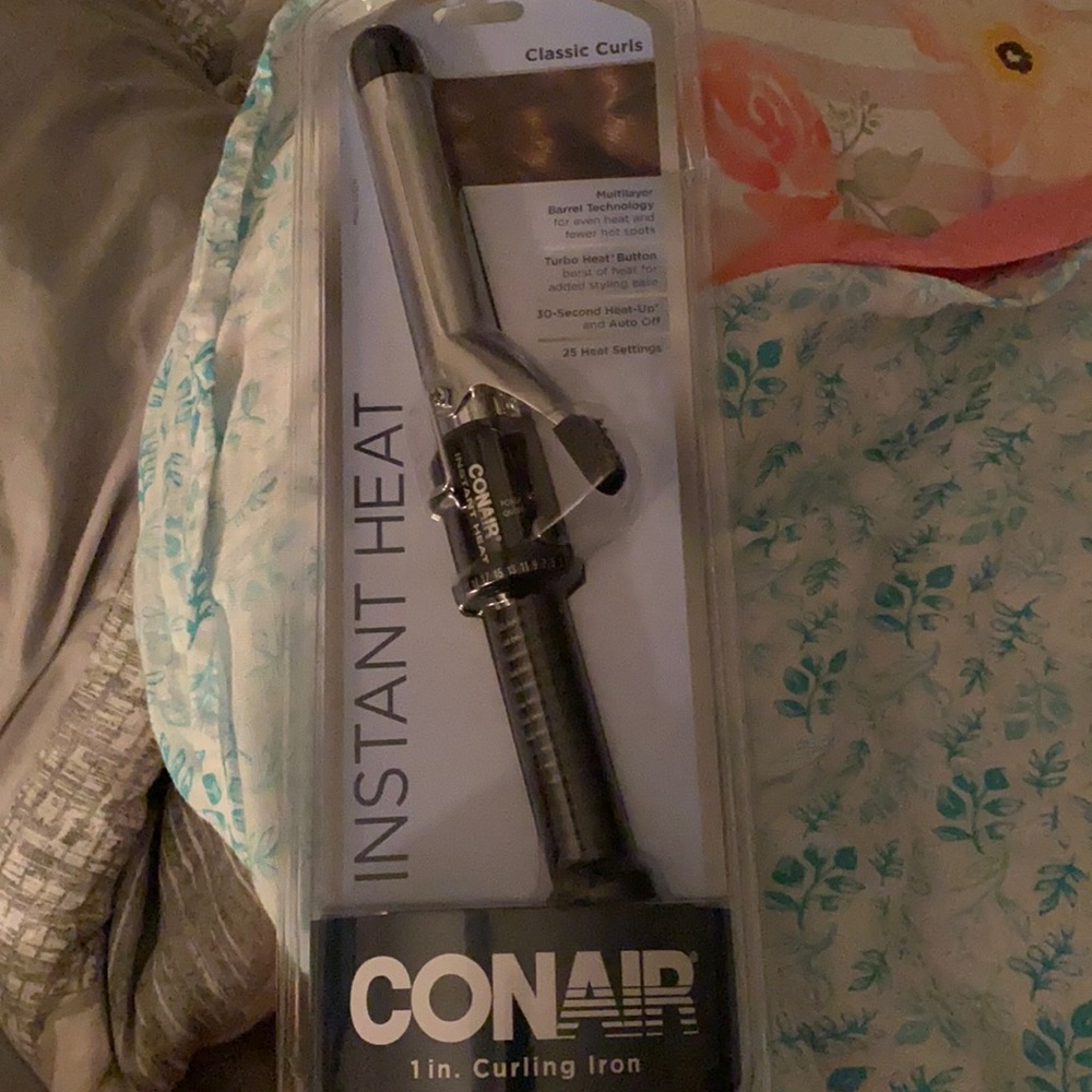 Conair 1 in. Curling iron